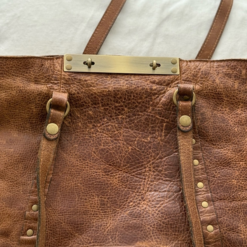Chic Brown Leather Tote with Brass Accents - Picture 2 of 8